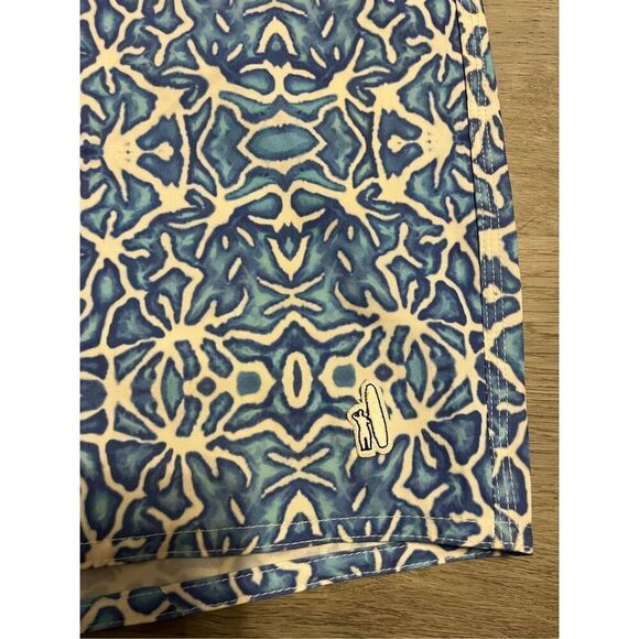 Johnnie O Blue Patterned Board Swim Shorts Size Large - Picture 2 of 5